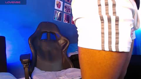 Snapshot of andrew_hoult chatting on 12/05/25, 07:32 Andrew online show from 12/05/25, 07:32