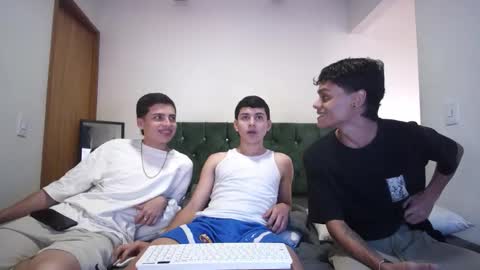 Snapshot of andrew_restrepo chatting on 10/13/25, 07:25 andrew restrepo online show from 10/13/25, 07:25