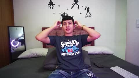 Snapshot of andrew_restrepo chatting on 10/15/25, 07:58 andrew restrepo online show from 10/15/25, 07:58