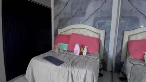 Snapshot of andrew_taylor0 chatting on 09/24/25, 04:16 Andrew Taylor0 online show from 09/24/25, 04:16