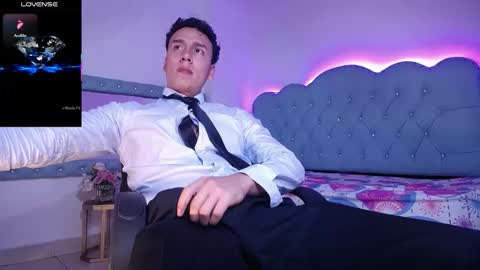 Snapshot of andrew_thomas_ chatting on 10/29/25, 03:09 Andrew online show from 10/29/25, 03:09