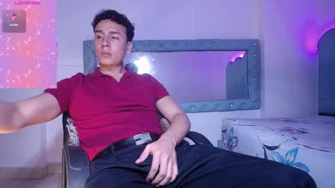 Snapshot of andrew_thomas_ chatting on 11/02/25, 04:04 Andrew online show from 11/02/25, 04:04