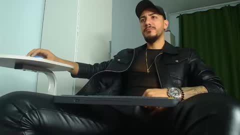 Snapshot of andrewbanner chatting on 10/06/25, 04:43 MasterRomania  online show from 10/06/25, 04:43