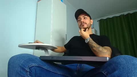 Snapshot of andrewbanner chatting on 10/08/25, 07:17 MasterRomania  online show from 10/08/25, 07:17