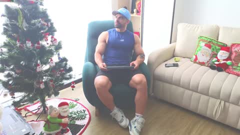 Snapshot of andrewfame chatting on 12/24/24, 04:08 Andrew online show from 12/24/24, 04:08