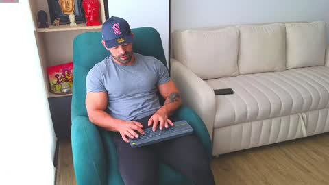 Snapshot of andrewfame chatting on 01/28/25, 05:14 Andrew online show from 01/28/25, 05:14