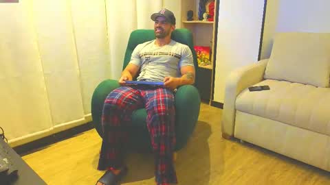 Snapshot of andrewfame chatting on 02/14/25, 01:34 Andrew online show from 02/14/25, 01:34