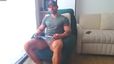 Snapshot of andrewfame chatting on 02/28/25, 04:53 Andrew online show from 02/28/25, 04:53