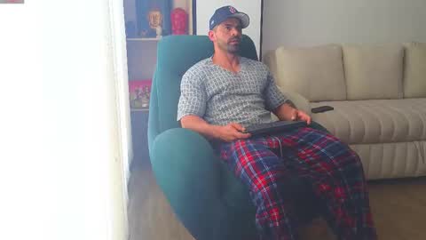Snapshot of andrewfame chatting on 03/01/25, 01:40 Andrew online show from 03/01/25, 01:40