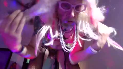 andrewgennie online show from 12/05/25, 07:39