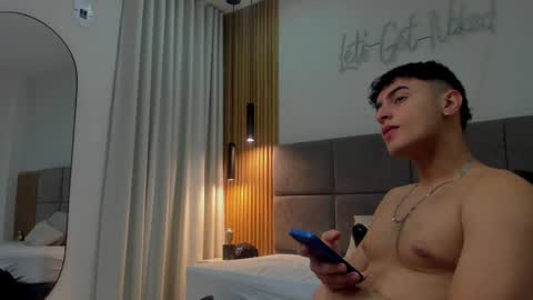 Snapshot of andrewlamar77 chatting on 12/04/24, 12:47 Andrewlamar21 online show from 12/04/24, 12:47