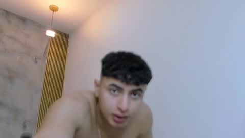 Snapshot of andrewlamar77 chatting on 12/17/24, 02:00 Andrewlamar21 online show from 12/17/24, 02:00