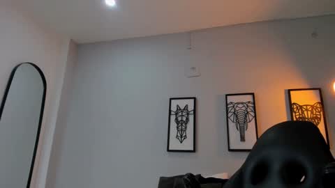 Snapshot of andrewlamar77 chatting on 12/30/24, 07:42 Andrewlamar21 online show from 12/30/24, 07:42
