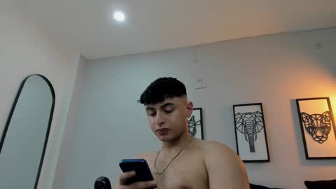 Snapshot of andrewlamar77 chatting on 01/25/25, 05:19 Andrewlamar21 online show from 01/25/25, 05:19