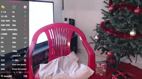 Snapshot of andrewmhilton_ chatting on 12/25/24, 12:27 andrewmhilton_ online show from 12/25/24, 12:27