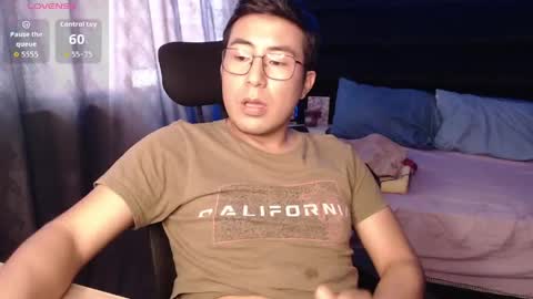 andrewmhilton_ online show from 06/01/26, 03:14