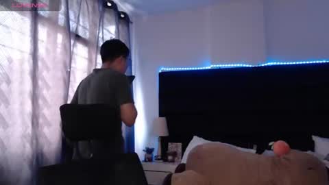 andrewmhilton_ online show from 06/16/26, 06:43