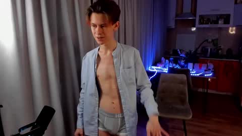 Snapshot of andrewwcarter2 chatting on 02/27/25, 07:26 Andrew online show from 02/27/25, 07:26