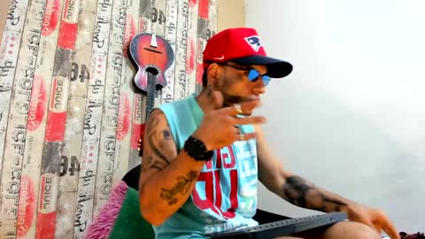   online show from 01/05/25, 01:47