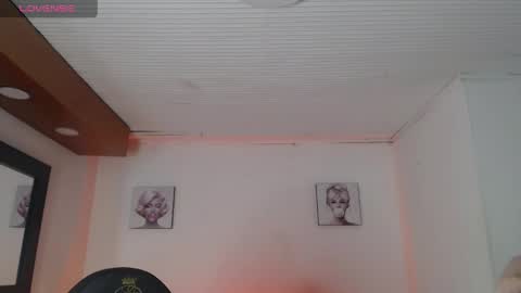 androm3da_ online show from 06/07/26, 12:42