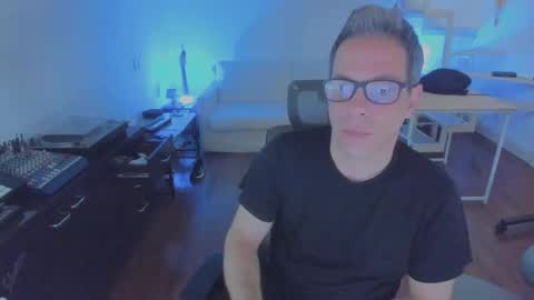 Snapshot of andy0pandi chatting on 11/05/25, 08:36 Andrew online show from 11/05/25, 08:36