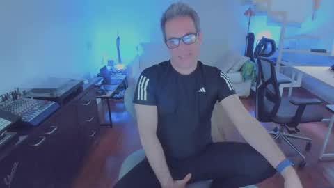 Snapshot of andy0pandi chatting on 11/06/25, 04:19 Andrew online show from 11/06/25, 04:19