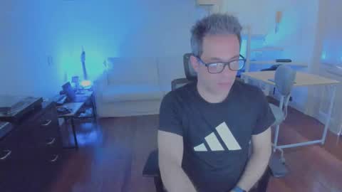 Snapshot of andy0pandi chatting on 11/12/25, 03:01 Andrew online show from 11/12/25, 03:01