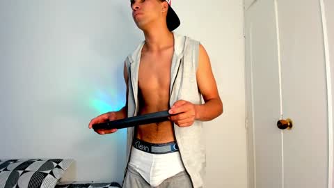 Snapshot of andy_0018 chatting on 01/27/25, 05:26 Andy online show from 01/27/25, 05:26