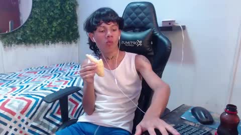 andy_dan1 online show from 12/04/24, 03:21