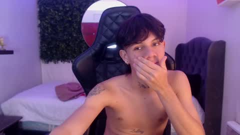 andy_dan1 online show from 02/25/25, 03:38