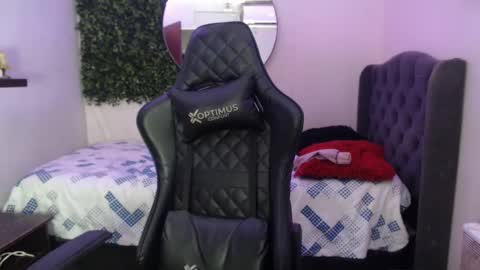 andy_dan1 online show from 03/12/25, 12:57