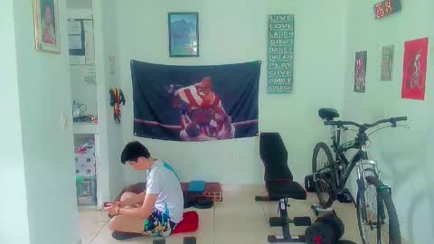 Snapshot of andy_gray01 chatting on 10/29/25, 01:13 Andy Gray online show from 10/29/25, 01:13