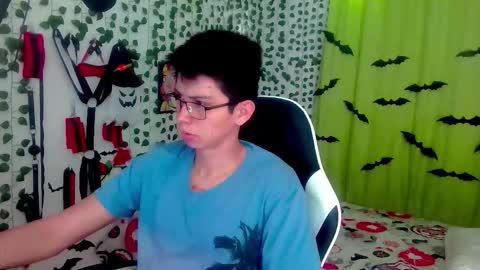 Snapshot of andy_gray01 chatting on 11/10/25, 12:04 Andy Gray online show from 11/10/25, 12:04