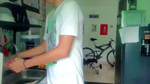 Snapshot of andy_gray01 chatting on 11/13/25, 02:38 Andy Gray online show from 11/13/25, 02:38