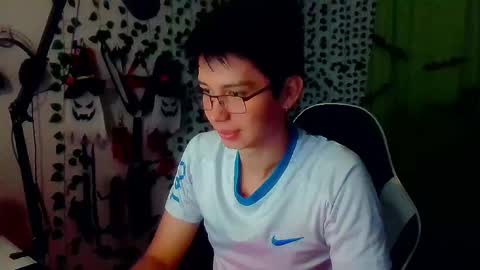 Snapshot of andy_gray01 chatting on 11/17/25, 10:54 Andy Gray online show from 11/17/25, 10:54