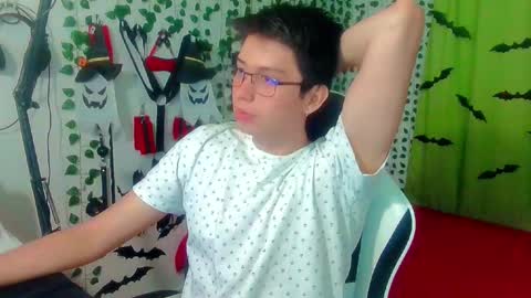 Snapshot of andy_gray01 chatting on 11/23/25, 12:05 Andy Gray online show from 11/23/25, 12:05