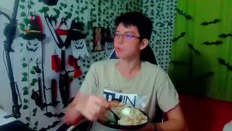 Snapshot of andy_gray01 chatting on 11/25/25, 10:43 Andy Gray online show from 11/25/25, 10:43