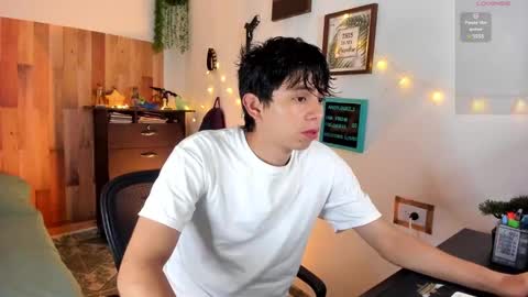 Snapshot of andy_guez_11 chatting on 01/18/25, 10:06 andy_guez_11 online show from 01/18/25, 10:06