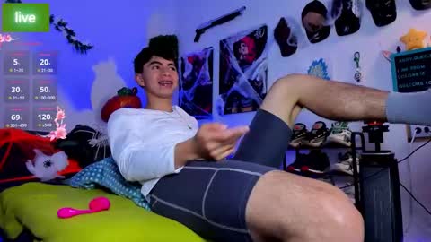 andy_guez_11 online show from 10/16/25, 10:05