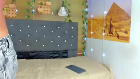 andy_jones7 online show from 09/10/25, 03:39