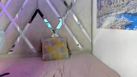 andy_jones7 online show from 09/19/25, 03:30