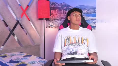 andy_jones7 online show from 10/23/25, 03:39