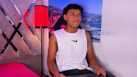 andy_jones7 online show from 10/29/25, 03:31