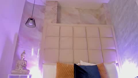 Snapshot of andy_miiller chatting on 09/13/25, 01:22  Andy  online show from 09/13/25, 01:22