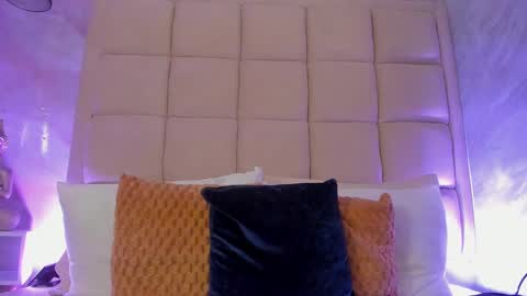 Snapshot of andy_miiller chatting on 09/15/25, 01:11  Andy  online show from 09/15/25, 01:11