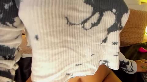 Snapshot of andy_miiller chatting on 09/29/25, 01:16  Andy  online show from 09/29/25, 01:16