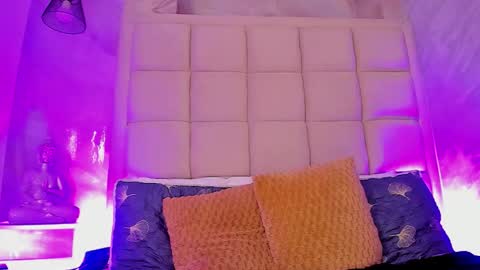 Snapshot of andy_miiller chatting on 10/16/25, 02:40  Andy  online show from 10/16/25, 02:40