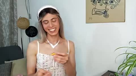 Snapshot of andy_vander chatting on 10/31/25, 01:06 Andy van der Rose online show from 10/31/25, 01:06