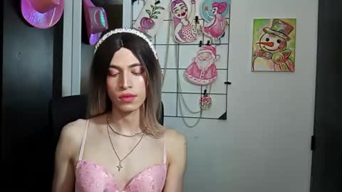 Snapshot of andy_vander chatting on 11/24/25, 07:52 Andy van der Rose online show from 11/24/25, 07:52