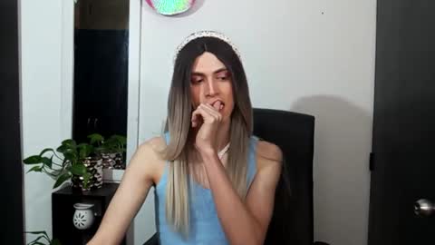 Snapshot of andy_vander chatting on 11/30/25, 09:46 Andy van der Rose online show from 11/30/25, 09:46